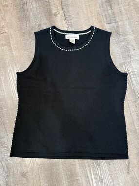 Gloria Vanderbilt Black Sleeveless Knit Tank with Contrast Stitching